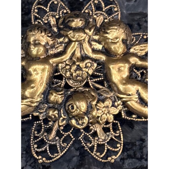 Vintage Gold Tone Cherub Brooch Pin. With Filigree Floral Art Noveau Angels - Picture 6 of 12